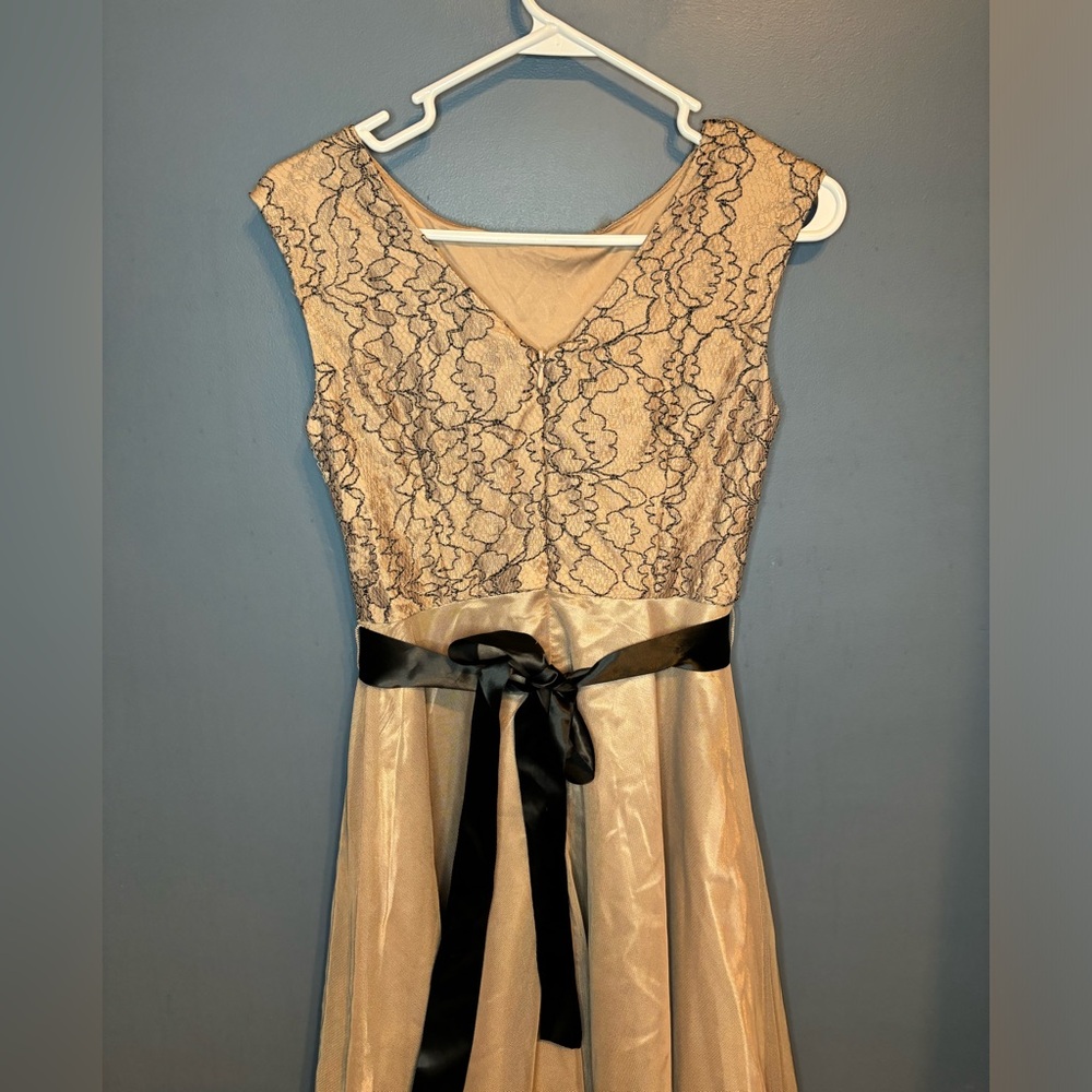 Established 1962 Dress - Picture 4 of 7
